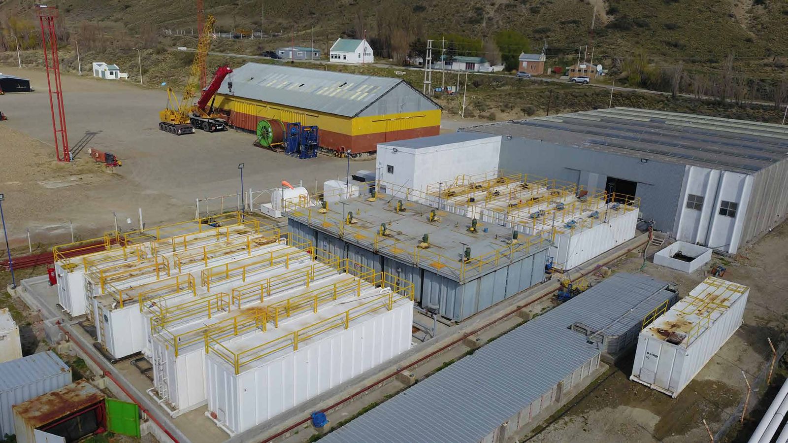 Planta de lodos de LION junto al muelle del puerto de Punta Quilla